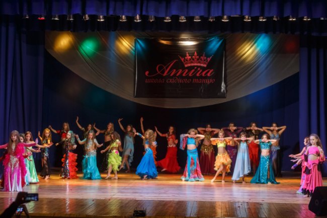 У Луцьку танцювали задля здійснення мрій дітей з інвалідністю. ФОТО