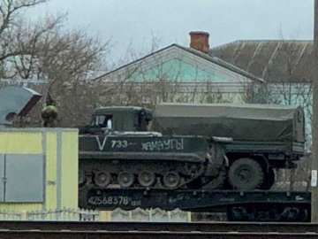 До Білорусі прибувають нові російські ешелони з технікою та контингентом