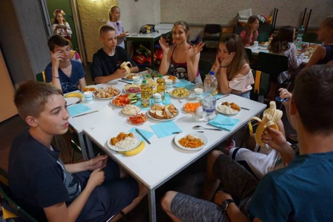 Маленькі волиняни, які втратили батьків на війні, відпочили у Німеччині