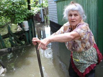 На Дніпропетровщині та Херсонщині негода наробила лиха. ВІДЕО