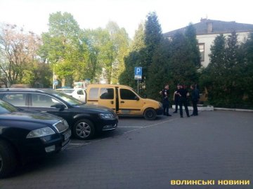 П’яні співи на Київському майдані закінчилися зламаним носом