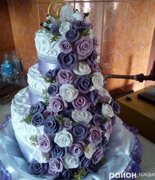 Коровай – у Китай: історія волинської майстрині весільних солодощів. ФОТО