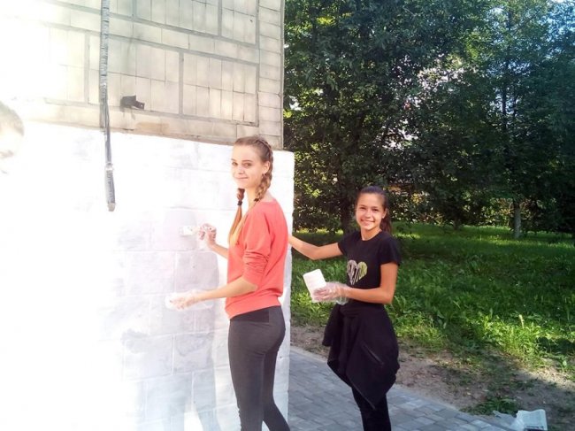 У Володимирі діти розмалювали художню школу. ФОТО