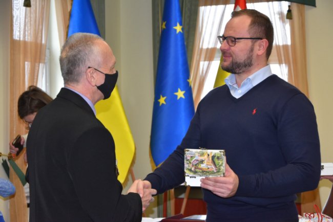 Чотирьом лучанам вручили ключі від квартир в новобудові. ФОТО