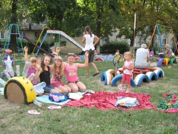 У Луцьку з'явився «патріотичний» двір.  ФОТО