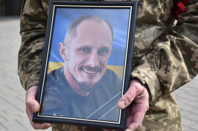 У Луцьку попрощались з воїном Дмитром Гуцаленком