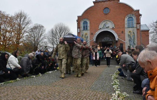 Волиняни віддали останню шану полеглому Герою Сергію Хомичу