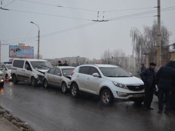 У Луцьку на мосту – подвійна аварія