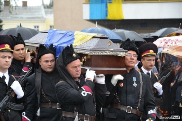 У Луцьку попрощалися з загиблим «айдарівцем». ФОТО 