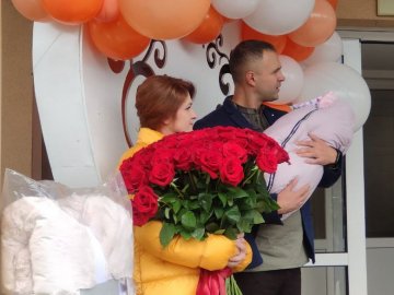 Мар'яну Мамонову виписали з перинатального у Луцьку. ФОТО