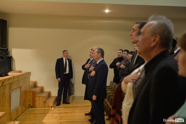 Томос, селфі та колядки: Петро Порошенко на Волині. ФОТОРЕПОРТАЖ