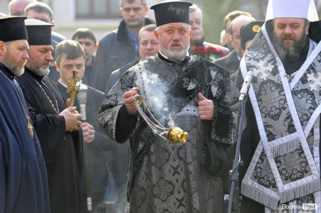 Сотні лучан вшанували пам’ять Героїв Небесної Сотні