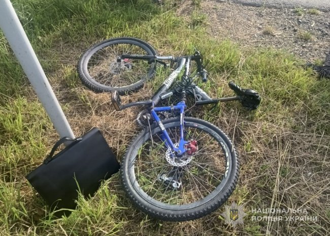 На Волині водій злетів у кювет і перекинувся: в салоні було двоє дітей 9 і 4 років