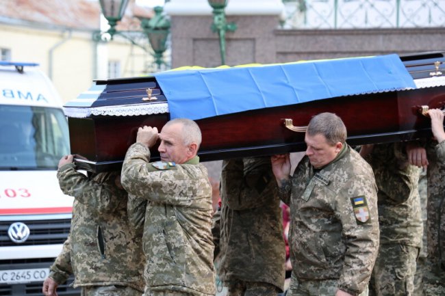 Лучани провели в останню дорогу Героя В’ячеслава Горюнова