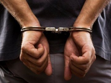 На Волині чоловік, який мав сидіти в тюрмі, був на волі через поліцейських