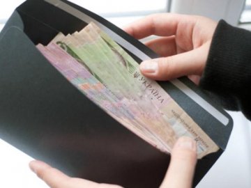 Грошей на зарплати луцьким освітянам вистачить лише до листопада