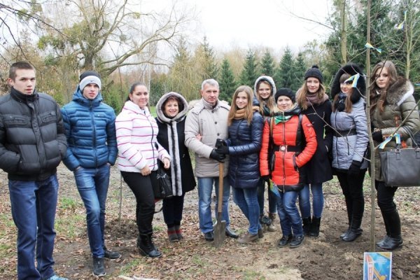 У Луцьку закопали «Капсулу часу». ФОТО