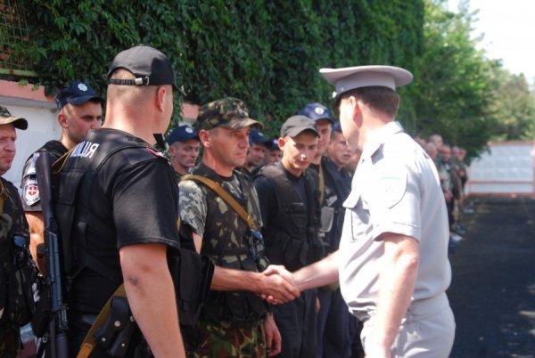 Волинських міліціонерів благословили перед поїздкою на Схід. ФОТО