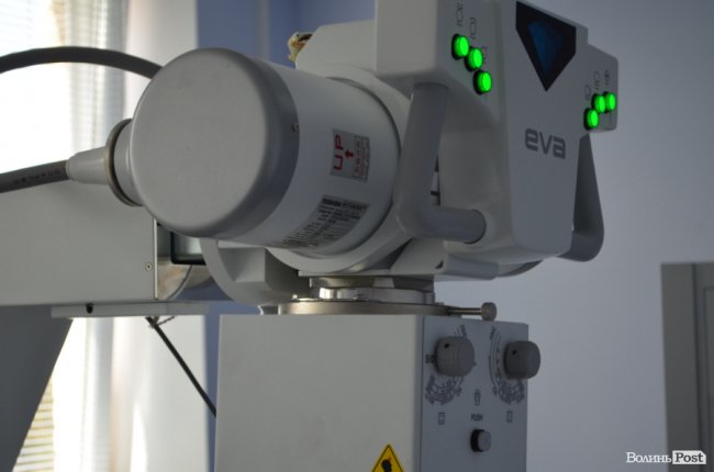 Луцькій поліклініці замість древнього рентгену купили новий. ФОТО