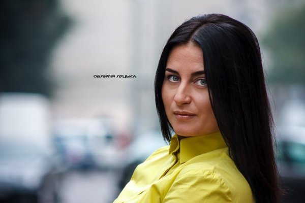 Привіт. Мене звати Галина Конах, мені 29 років. Невдовзі буду відмічати свій ювілей – у жовтні.  Родом я із села Седлище Любешівського району Волинської області. Однак за 12 років Луцьк для мене став рідним містом. 31 серпня 2000 року я приїхала сюди...