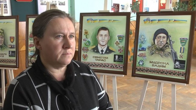 Виставку біографічних картин та фотографій військових презентували у селищі на Волині. ВІДЕО