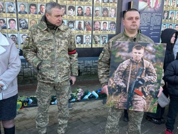 Поховання в День народження: у Луцьку прощалися із Героєм Вадимом Прокопчуком