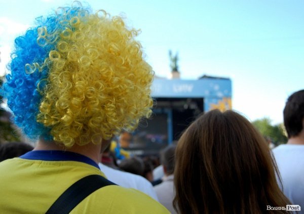 Як у Львові вболівали за Україну в матчі з Францією. ФОТО