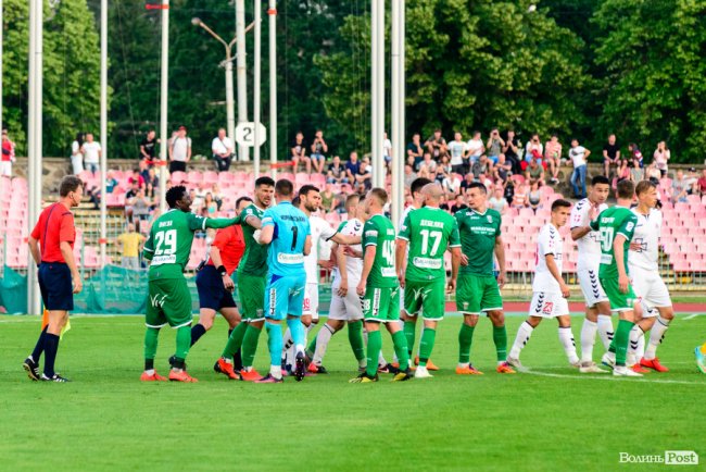 «Волинь» – «Карпати»: великий фотозвіт із нашумілого матчу