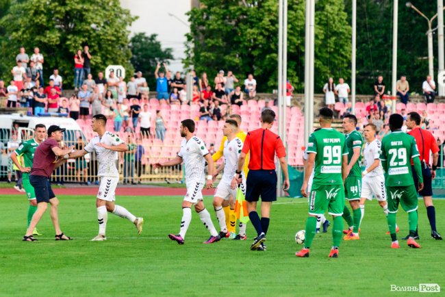 «Волинь» – «Карпати»: великий фотозвіт із нашумілого матчу