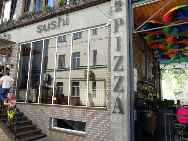 Луцьк (не)дружелюбний: у яких закладах можна посидіти з домашніми улюбленцями