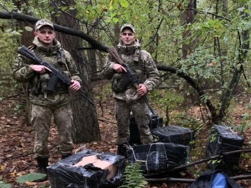 На Волині контрабандисти намагалися переправити через річку цигарки до Польщі