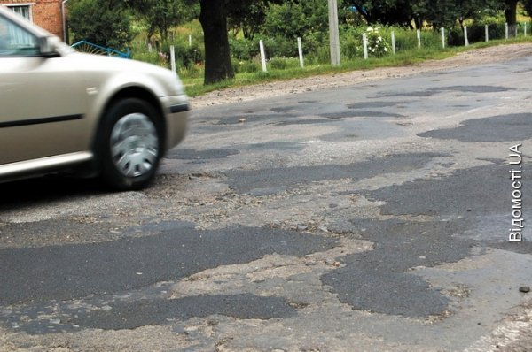 Тут не ями латати — капітальний ремонт потрібен