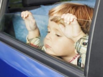 Волинські лікарі дали поради, як подорожувати з дітьми у спеку