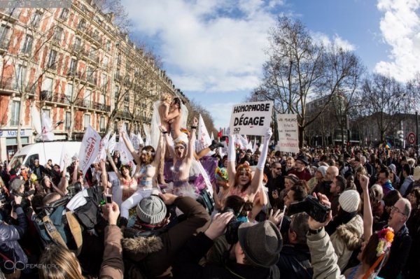 FEMEN підтримали геїв. ФОТО