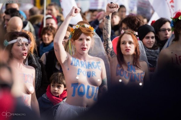 FEMEN підтримали геїв. ФОТО