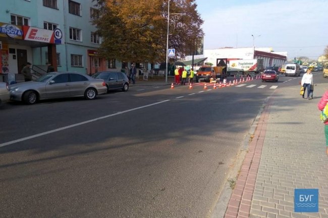 У Володимирі  з’явилася  біло-червона «зебра»