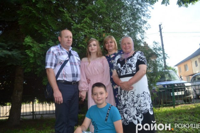 У рожищенській школі відгуляли випускний. ФОТО