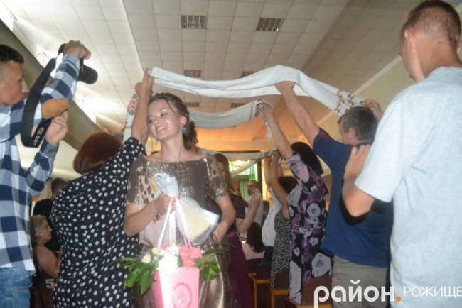 У рожищенській школі відгуляли випускний. ФОТО