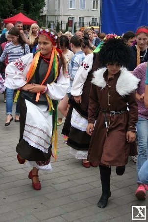 Іноземці вчили лучан танцювати. ФОТО