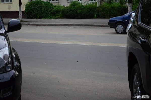 «Рейвах» біля вокзалу у Луцьку: шум, сміття, невиховані маршрутники. ФОТО 