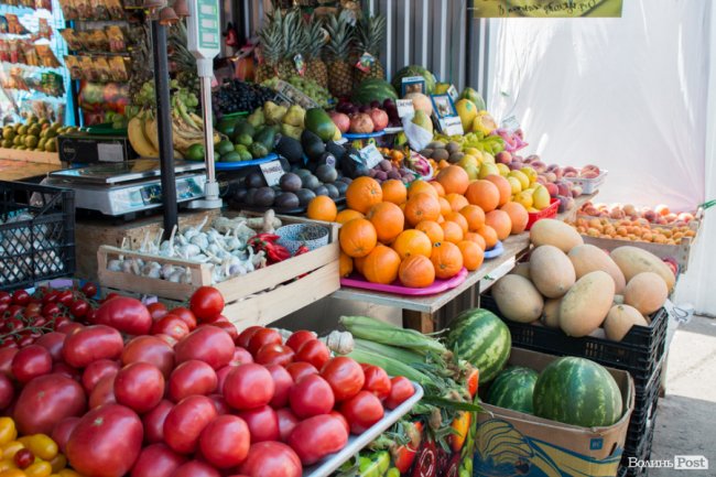 Кумкват, лічі, пітахайя: екзотичні фрукти з луцького ринку. ФОТО 