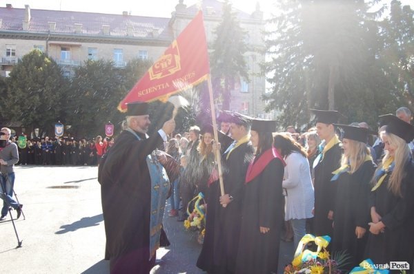 У Луцьку – посвята в студенти «європейського» вишу. ФОТО