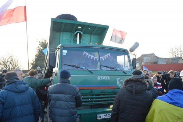 Як пікетували маєток Пшонки. ФОТО