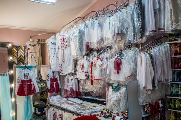 «Чорна п’ятниця» у луцькому ТЦ «Ювант»:  шалені знижки до 70%*