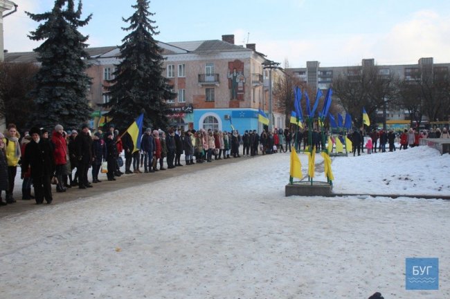 У Нововолинську мешканці утворили ланцюг єднання