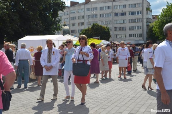 Лучани продовжують святкувати День Незалежності України. ФОТОРЕПОРТАЖ