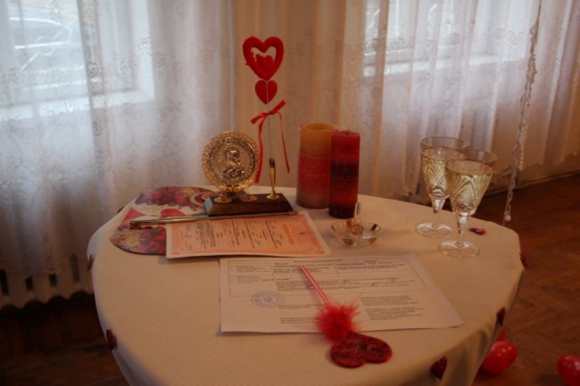 Пара волинян офіційно зареєструвала кохання і дитину водночас