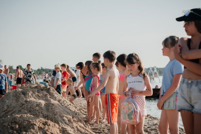 На Світязі змагалися у створенні найвищого та найкреативнішого замку із піску. ФОТО