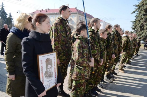 У Луцьку «Правий сектор» вшанував Шевченка ходою. ФОТО