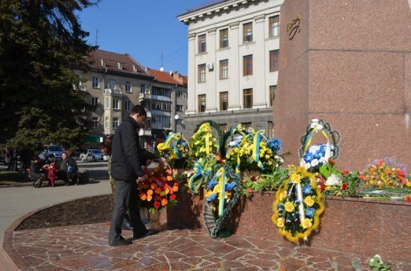 У Луцьку «Правий сектор» вшанував Шевченка ходою. ФОТО